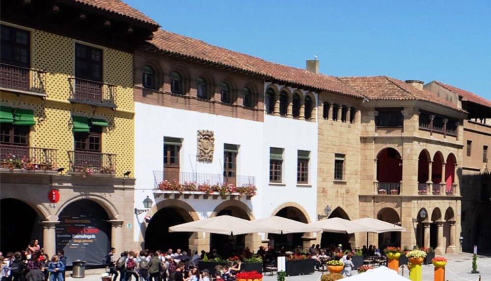 القرية الاسبانية